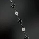 Orijinal Silver Taş Detaylı Yonca Bileklik