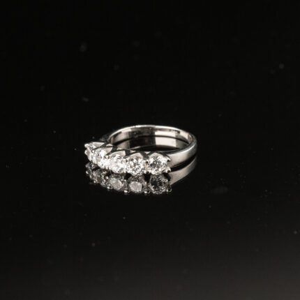 NZ Diamond 5 Taş Yüzük