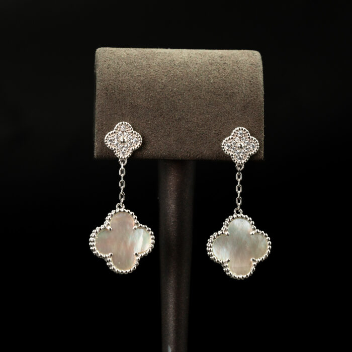 Taş Detaylı Silver Sedef Yonca Küpe