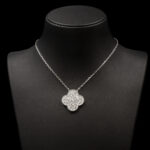 Büyük Full Taş Yonca Uzun Kolye